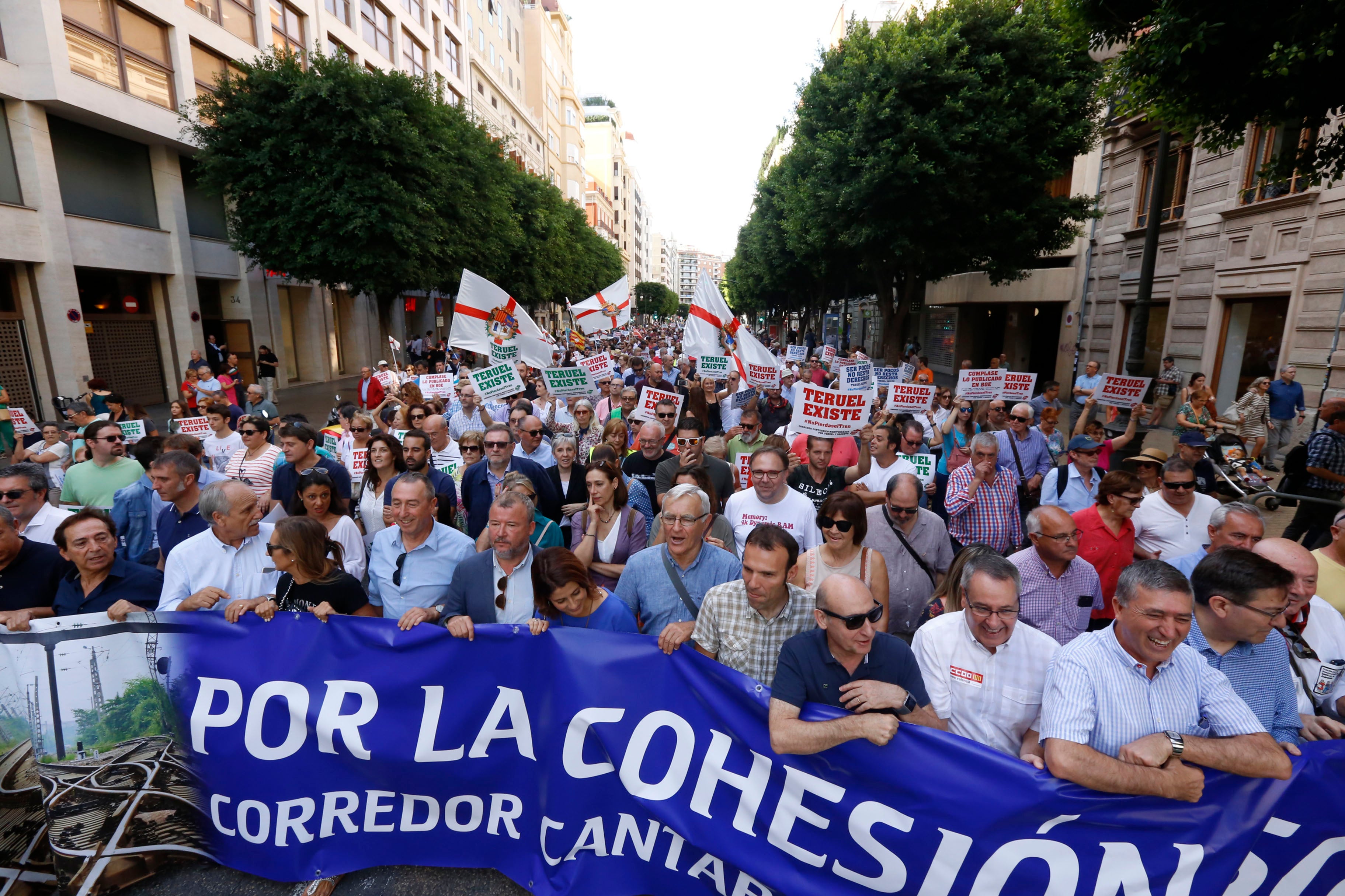 Fotos: Manifestación por el Corredor Cantábrico-Mediterráneo en Valencia