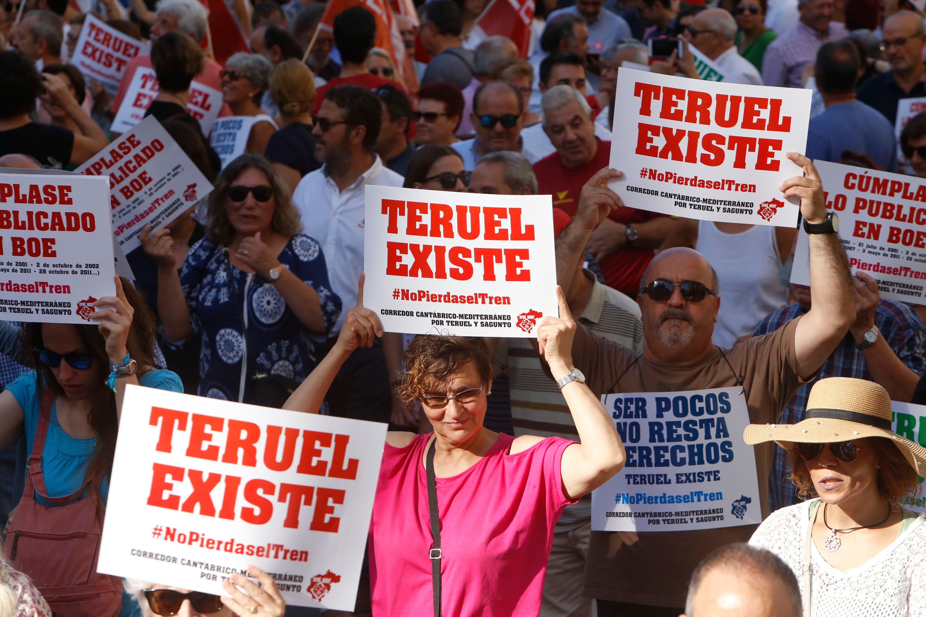 Fotos: Manifestación por el Corredor Cantábrico-Mediterráneo en Valencia