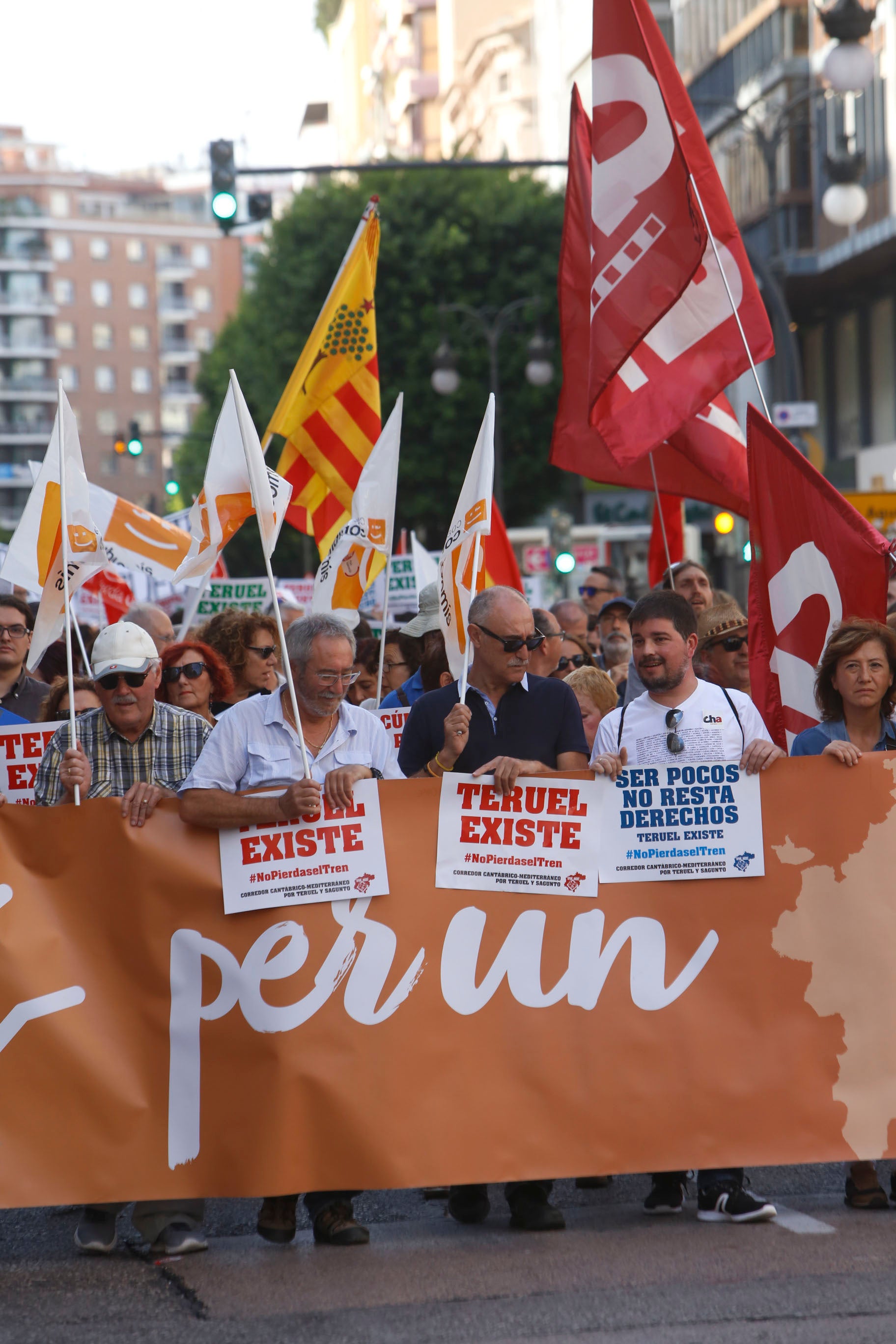 Fotos: Manifestación por el Corredor Cantábrico-Mediterráneo en Valencia