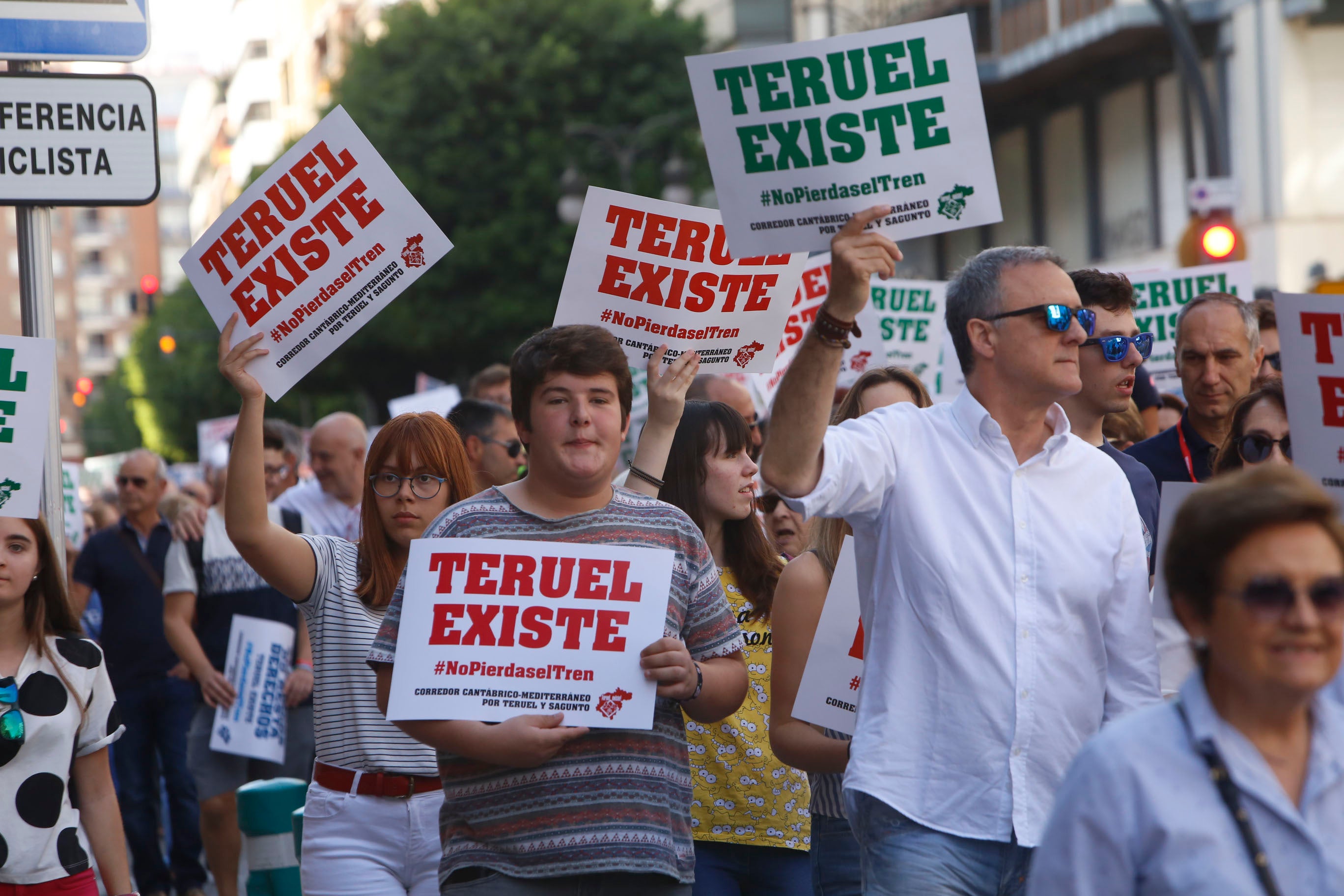 Fotos: Manifestación por el Corredor Cantábrico-Mediterráneo en Valencia