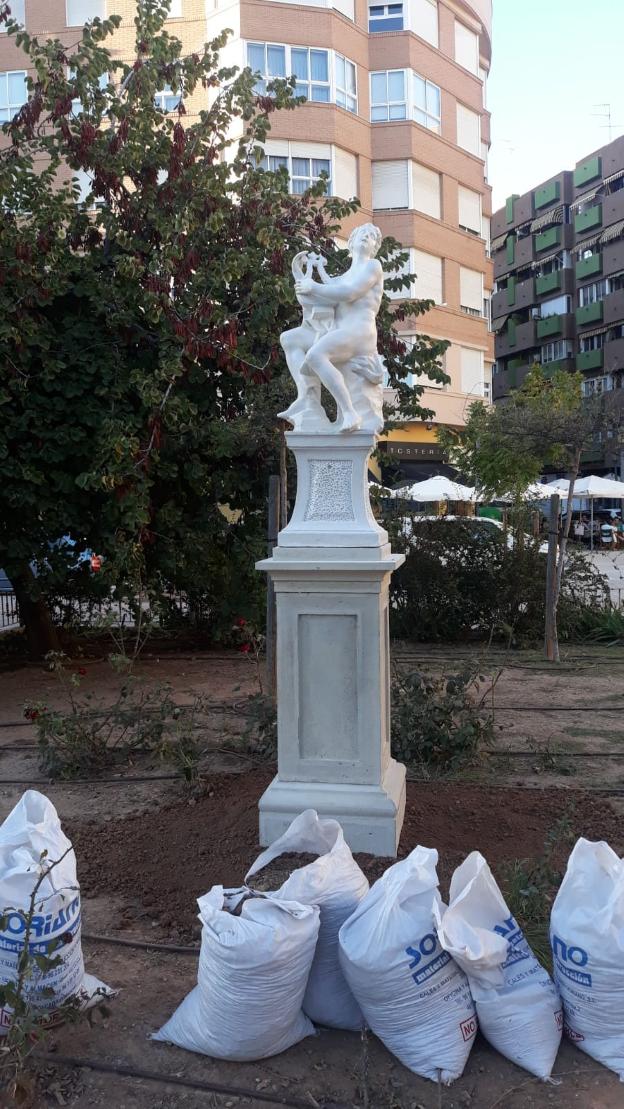 Patraix recupera las esculturas de Ponzanelli que estaban en el antiguo Huerto de Potons