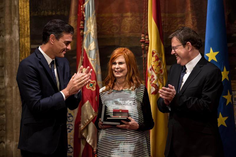 El presidente del Gobierno, Pedro Sánchez, ha puesto a la Comunitat Valenciana como ejemplo de «la mejor España», «la que se construye desde el diálogo y desde la suma de voluntades, la que prima la convivencia sobre el agravio territorial». Sánchez ha participado en el acto institucional de entrega de distinciones de la Generalitat Valenciana por el 9 d'Octubre.