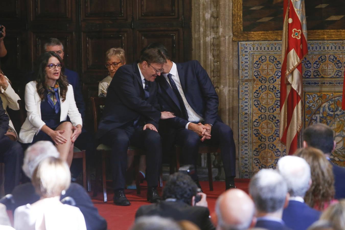 El presidente del Gobierno, Pedro Sánchez, ha puesto a la Comunitat Valenciana como ejemplo de «la mejor España», «la que se construye desde el diálogo y desde la suma de voluntades, la que prima la convivencia sobre el agravio territorial». Sánchez ha participado en el acto institucional de entrega de distinciones de la Generalitat Valenciana por el 9 d'Octubre.