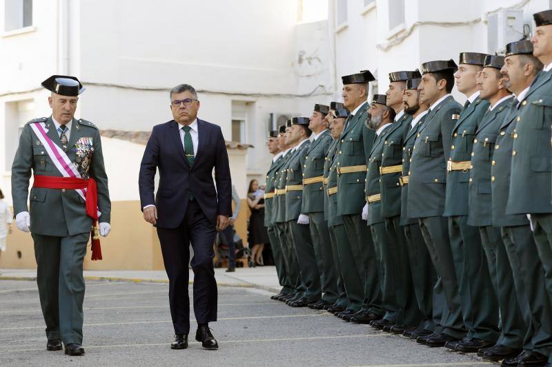 l Delegado del Gobierno en la Comunitat Valenciana, Juan Carlos Fulgencio y el coronel jefe de la VI zona de la Guardia Civil, José Hermida, pasan revista durante los actos conmemorativos de la patrona del cuerpo.