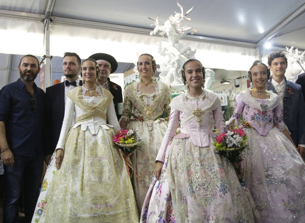 Las falleras mayores de Valencia, Marina Civera y Sara Larrazábal, han visitado este viernes la exposición de maquetas de las fallas 2019.