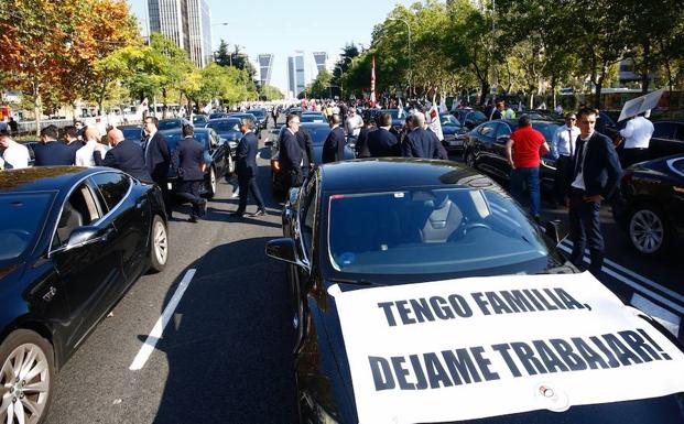 Cientos de conductores de VTC participaron a finales de septiembre en las protestas de Madrid por el decreto de Fomento. 