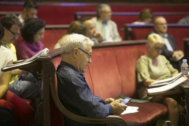 El alcalde Joan Ribó, en una sesión plenaria en el Ayuntamiento. 