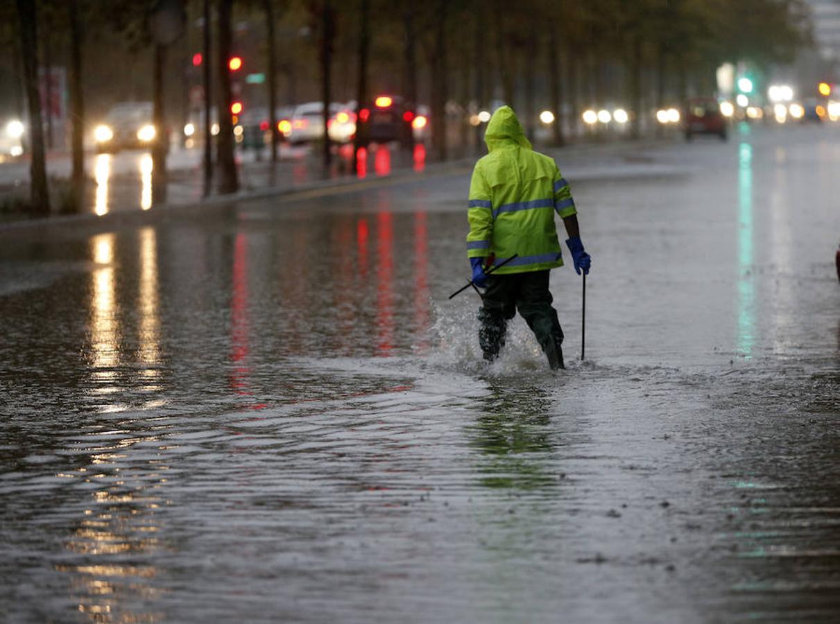 El bulevar sur, inundado por la gota fría.