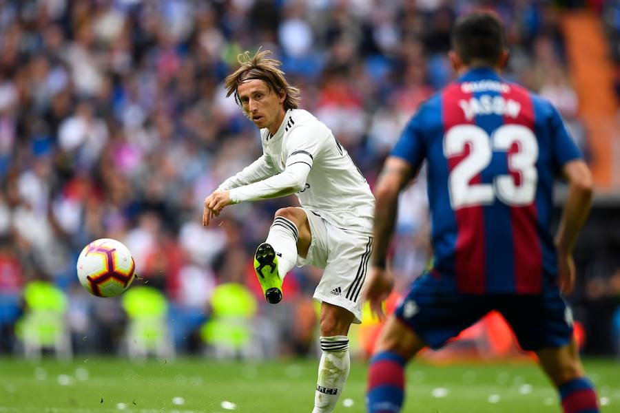 Estas son las mejores imágenes del partido de la jornada 9 de Liga en el Santiago Bernabéu