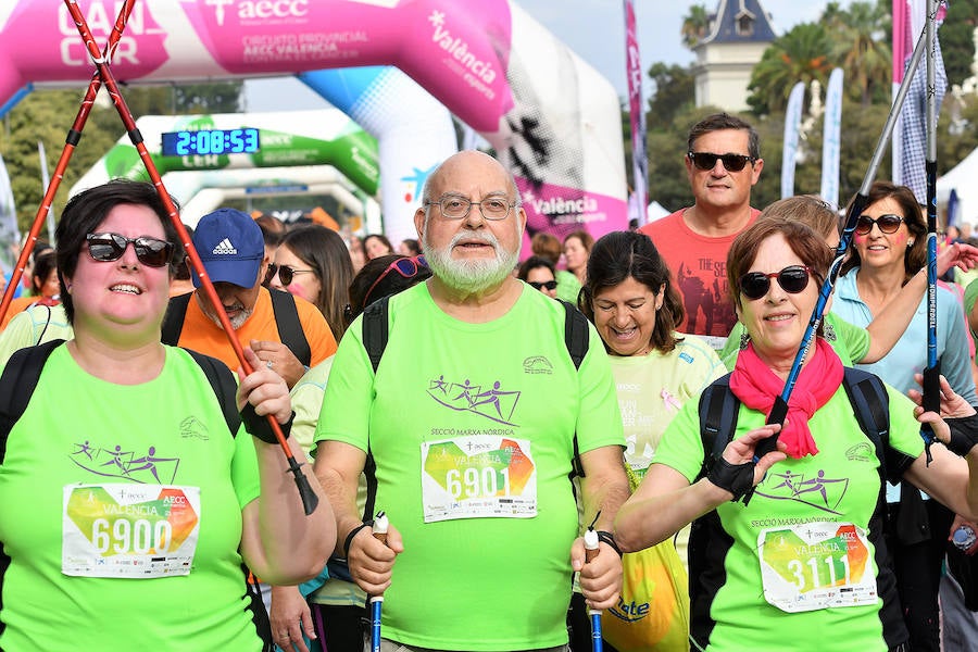 Un total de 10.049 personas han participado en 'Valencia contra el Cáncer' este 21 de octubre, una III edición de récord que ha logrado recaudar 50.245€ para luchar contra la enfermedad. En lo que llevamos de 2018, RunCáncer ya alcanza los 255.556€ de recaudación que se destinarán íntegramente a proyectos de investigación oncológica