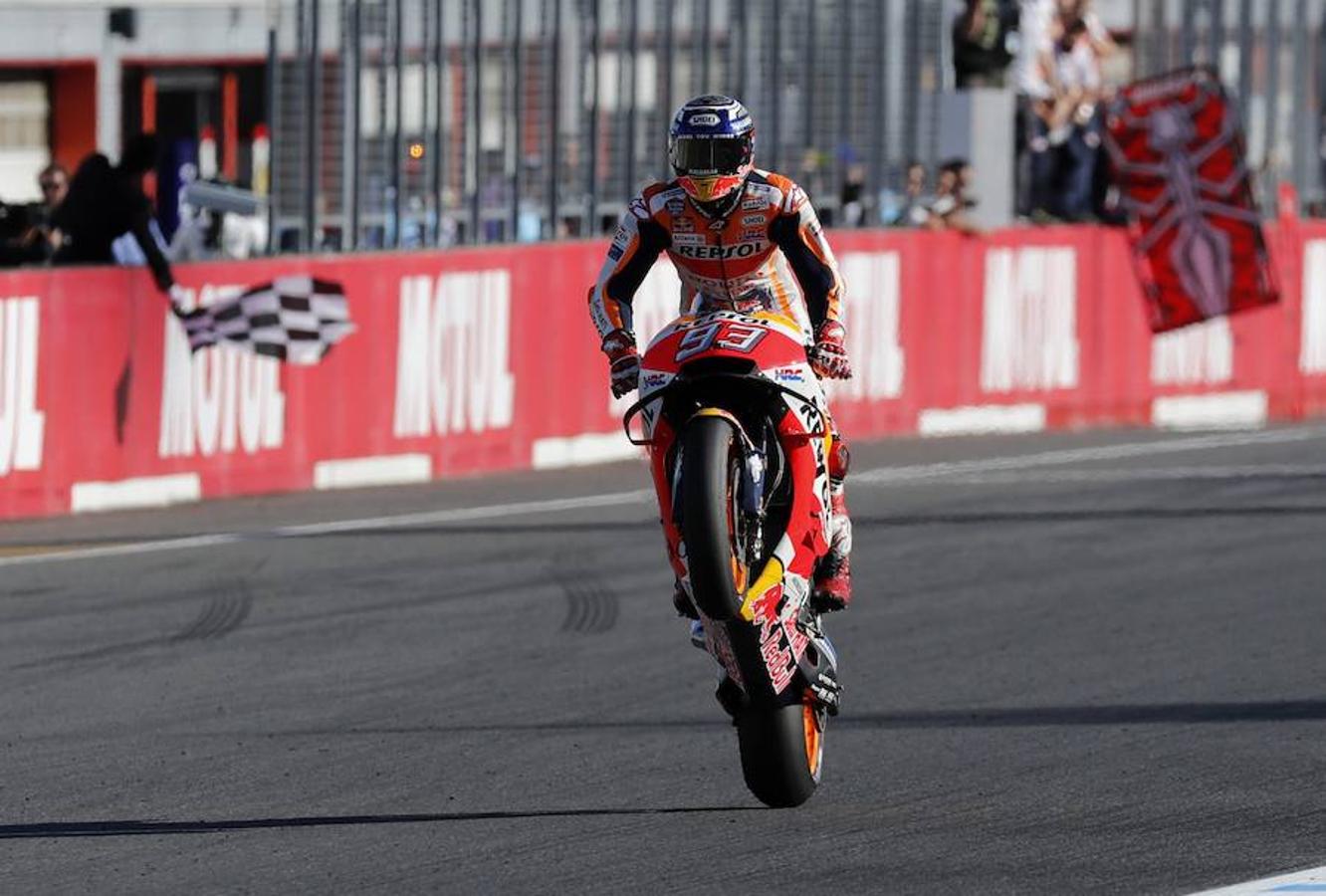 Victoria y título en Japón. Márquez ha certificado el título de MotoGP con una victoria en el GP de Japón. 