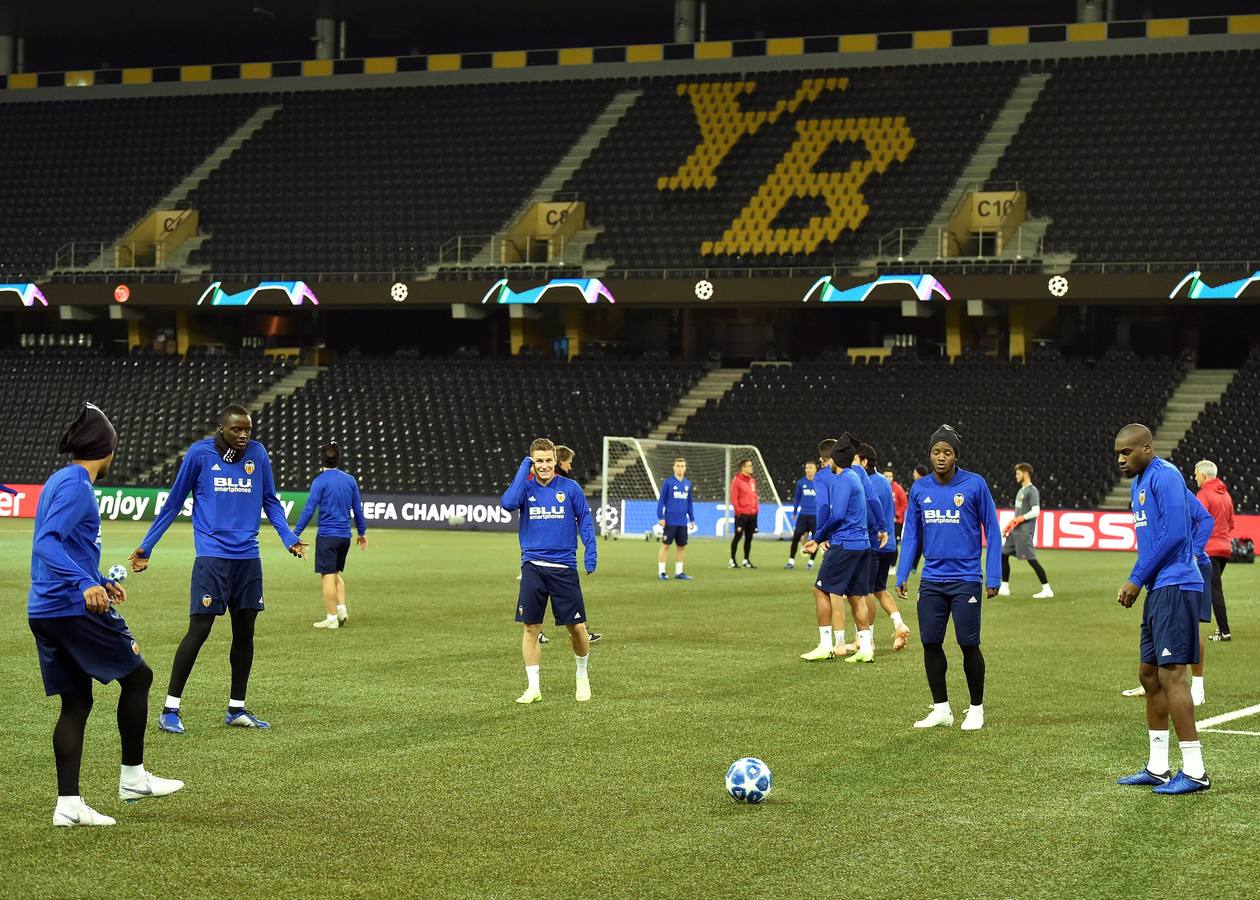 Entrenamientos y ruedas de prensa del Valencia CF y el Young Boys previos al partido de Champions League del martes 23 de octubre (18:55 h).