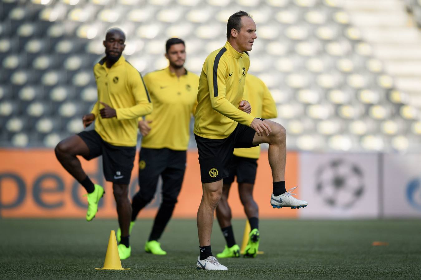 Entrenamientos y ruedas de prensa del Valencia CF y el Young Boys previos al partido de Champions League del martes 23 de octubre (18:55 h).