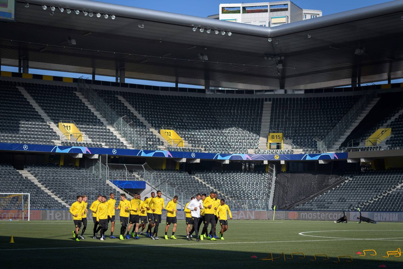 Entrenamientos y ruedas de prensa del Valencia CF y el Young Boys previos al partido de Champions League del martes 23 de octubre (18:55 h).