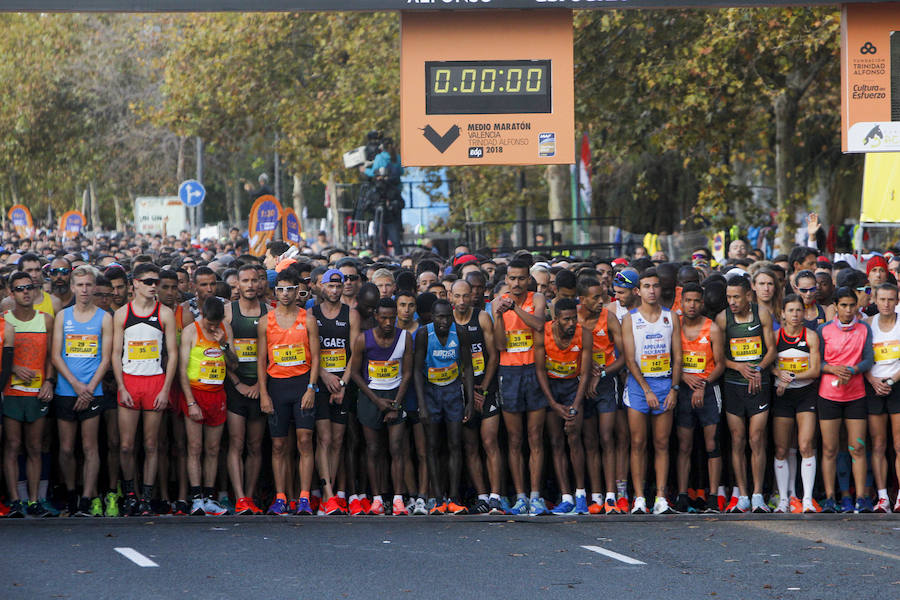 Más de 15.500 corredores participan en una prueba rapidísima que ya ostentaba el récord mundial femenino.