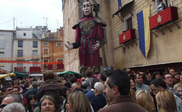 Miles de personas visitan cada año la Fira de Tots Sants de Cocentaina.