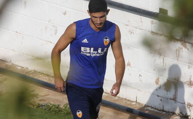 Imagen de archivo de Guedes durante un entrenamiento del Valencia CF.