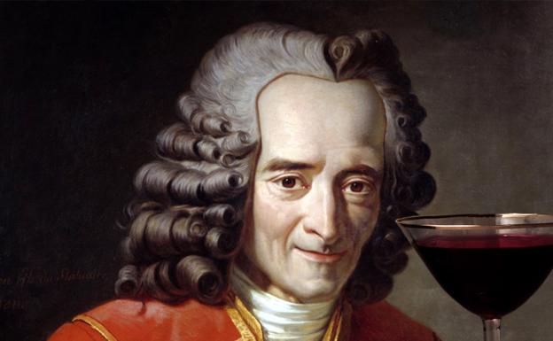 Retrato de Voltaire (Jacques Augustin Catherine Pajou, 1811). 