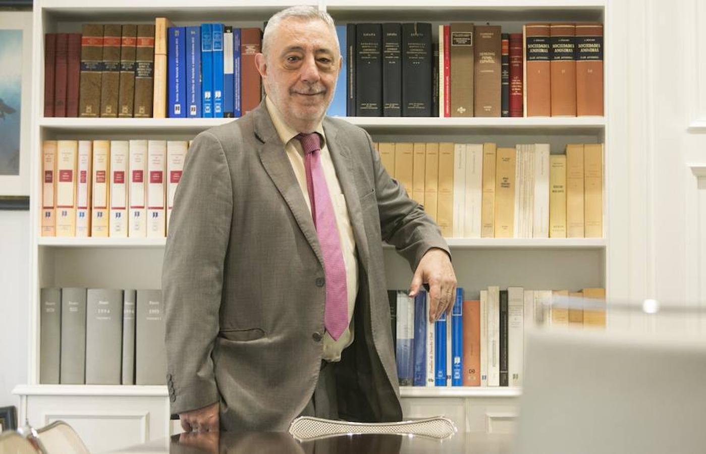 Fotos: Joaquín Borrell, el notario más antiguo de Valencia.