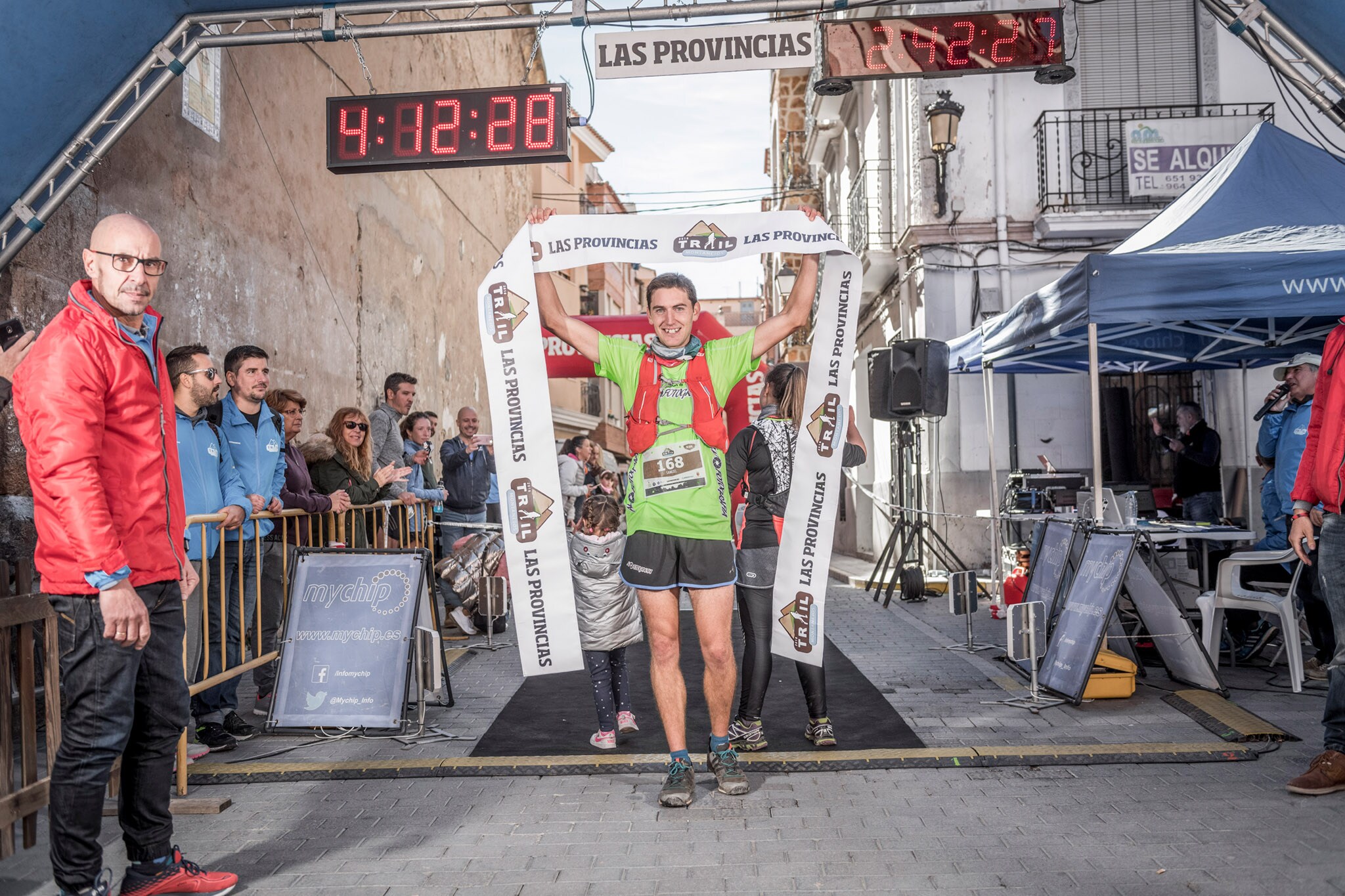 Galería de fotos de la llegada a meta de la carrera de 55 kilómetros del Trail de Montanejos 2018 