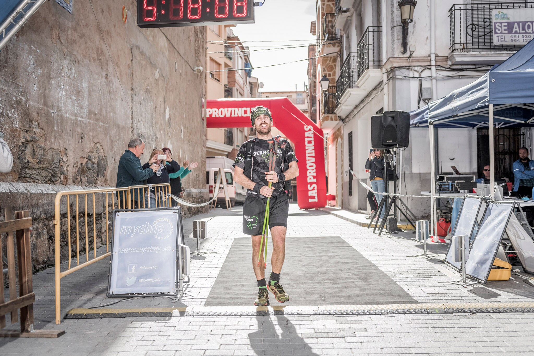 Galería de fotos de la llegada a meta de la carrera de 55 kilómetros del Trail de Montanejos 2018 