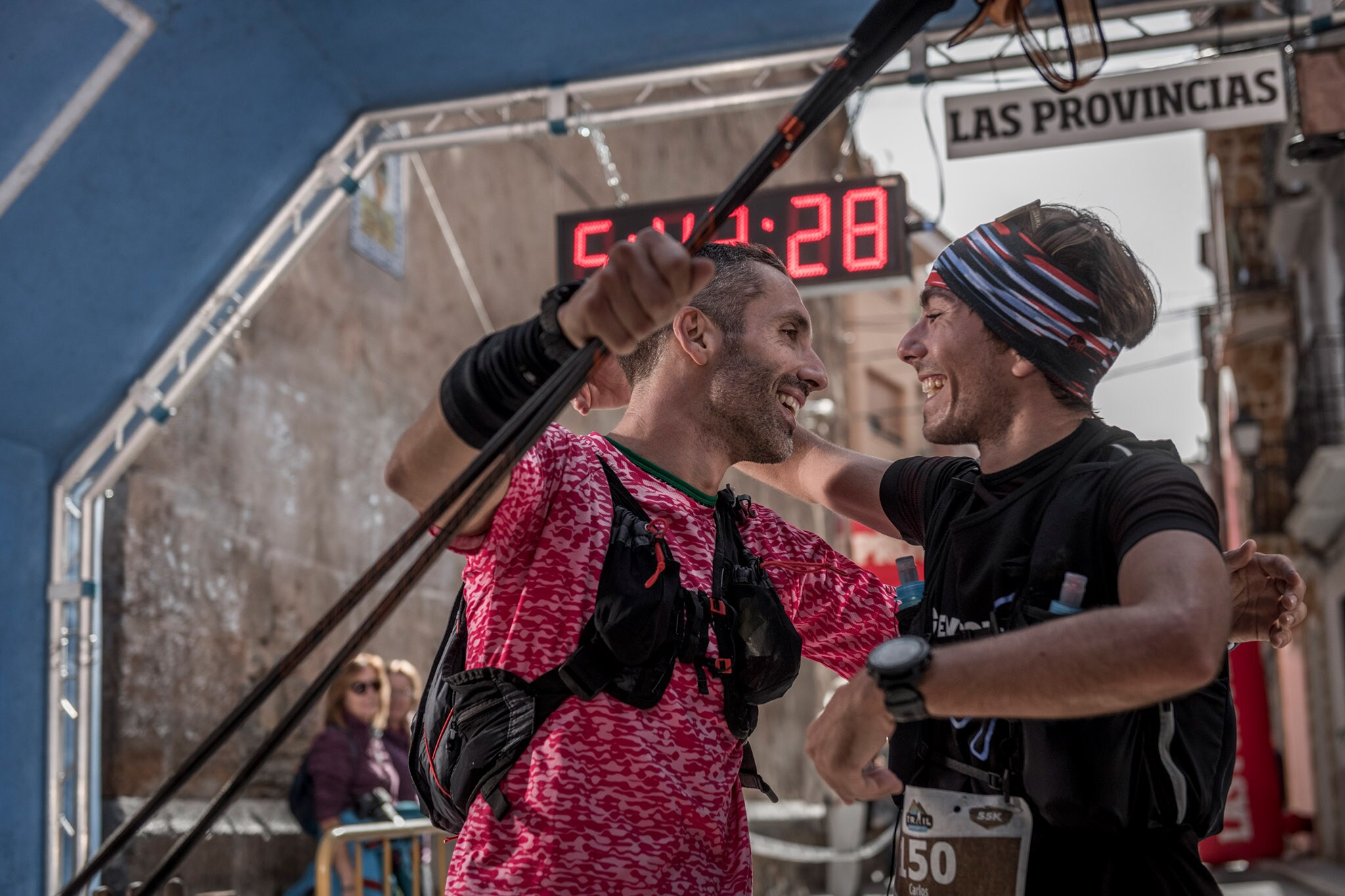 Galería de fotos de la llegada a meta de la carrera de 55 kilómetros del Trail de Montanejos 2018 