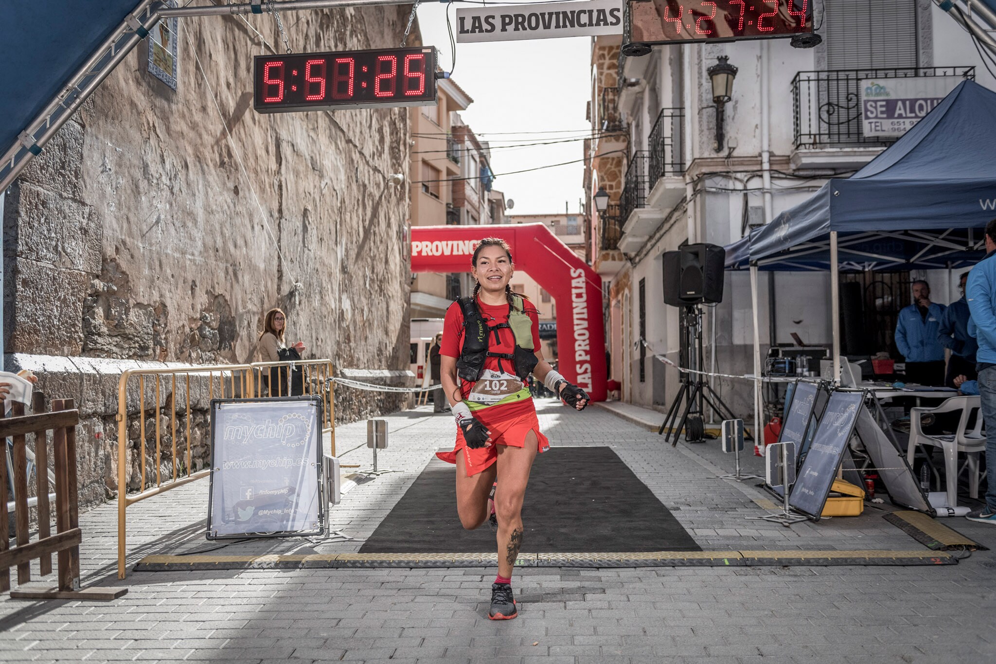 Galería de fotos de la llegada a meta de la carrera de 55 kilómetros del Trail de Montanejos 2018 