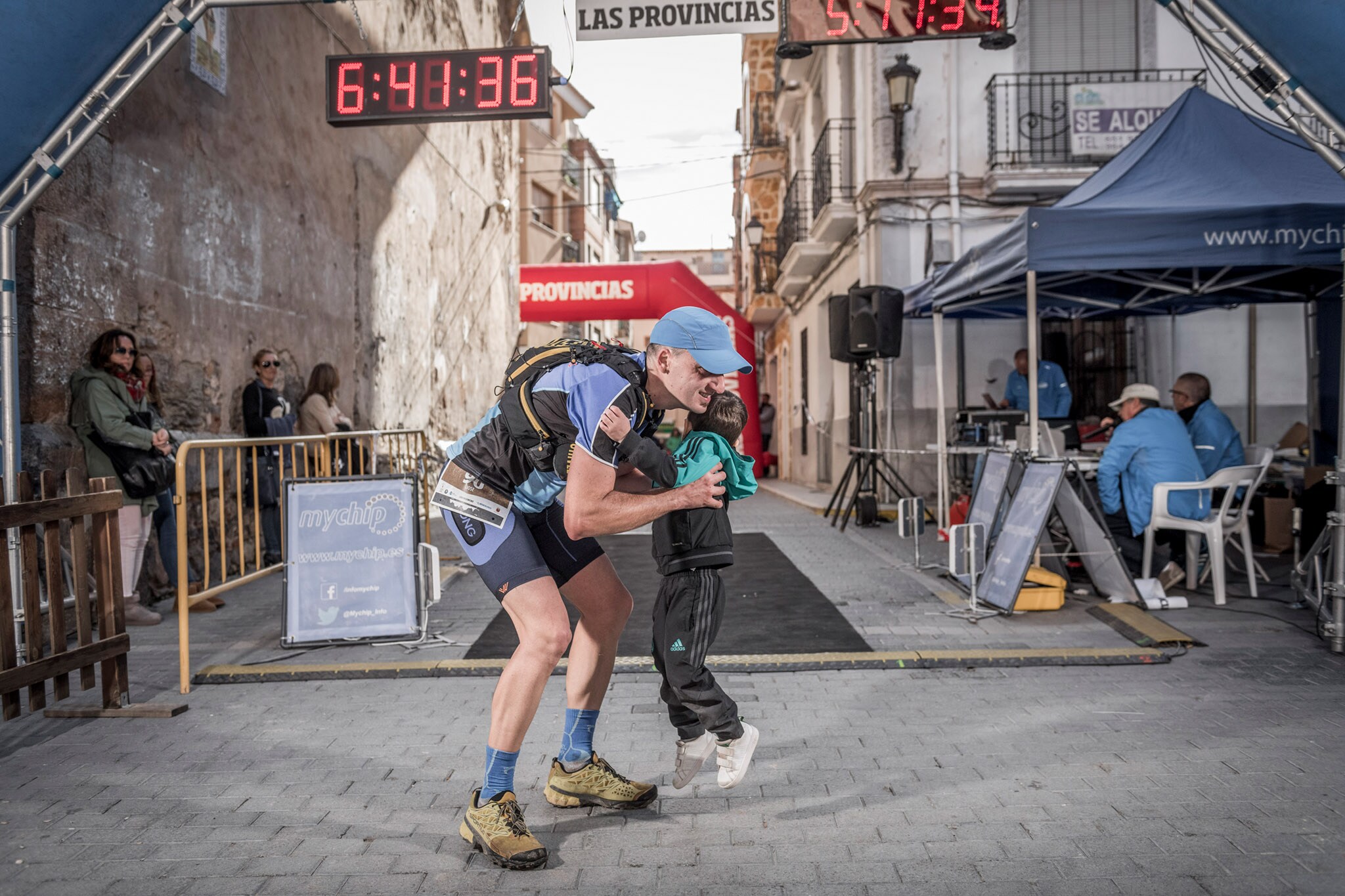 Galería de fotos de la llegada a meta de la carrera de 55 kilómetros del Trail de Montanejos 2018 