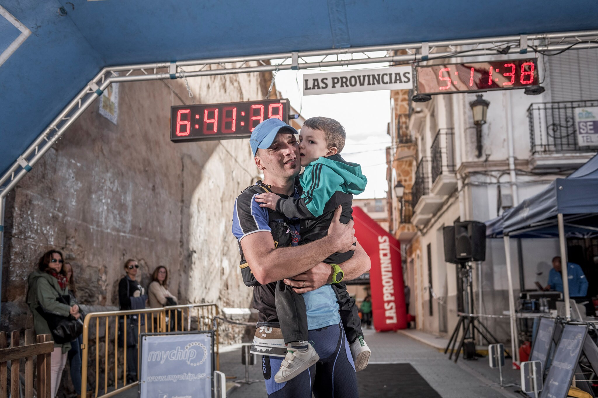 Galería de fotos de la llegada a meta de la carrera de 55 kilómetros del Trail de Montanejos 2018 