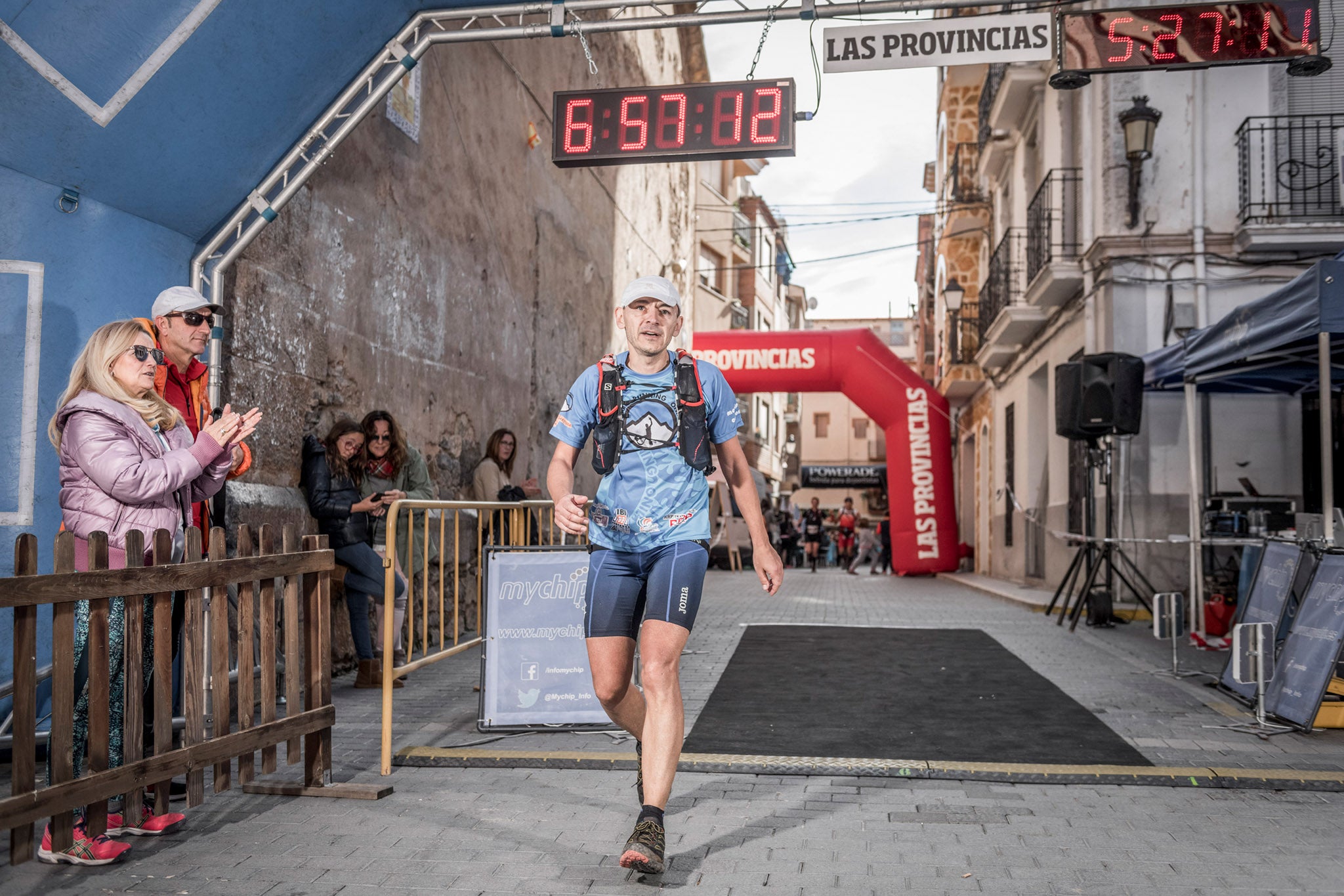 Galería de fotos de la llegada a meta de la carrera de 55 kilómetros del Trail de Montanejos 2018 