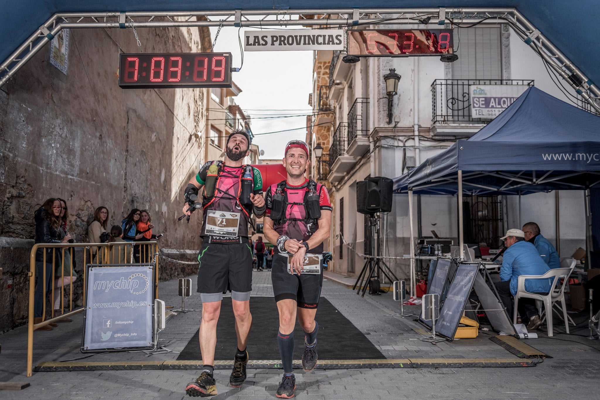 Galería de fotos de la llegada a meta de la carrera de 55 kilómetros del Trail de Montanejos 2018 