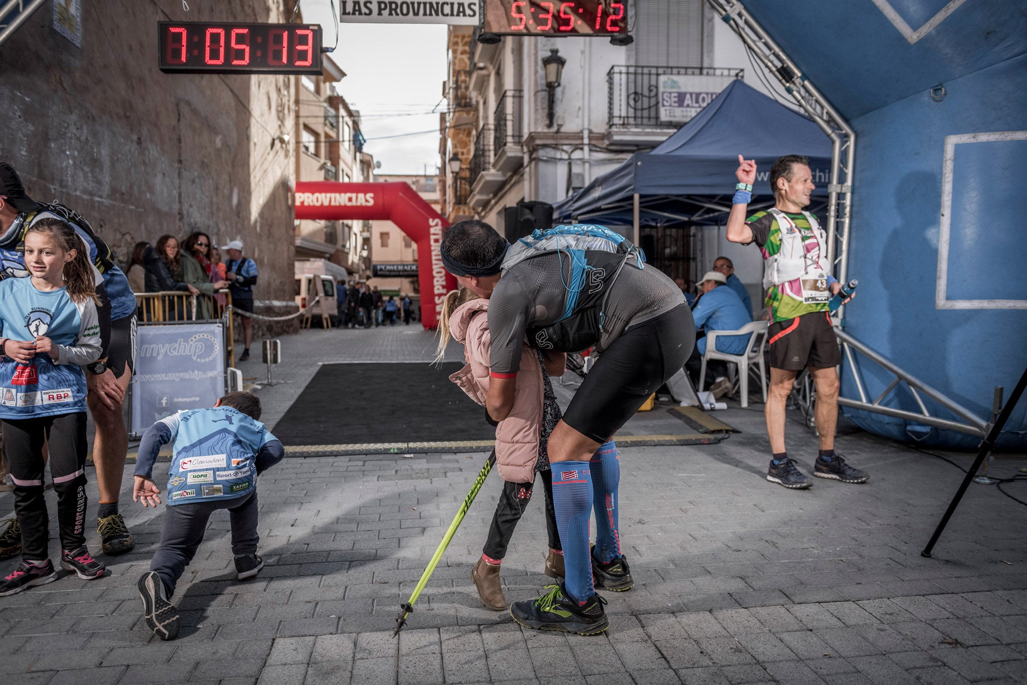 Galería de fotos de la llegada a meta de la carrera de 55 kilómetros del Trail de Montanejos 2018 