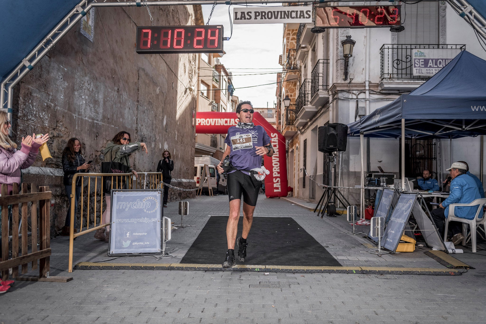 Galería de fotos de la llegada a meta de la carrera de 55 kilómetros del Trail de Montanejos 2018 