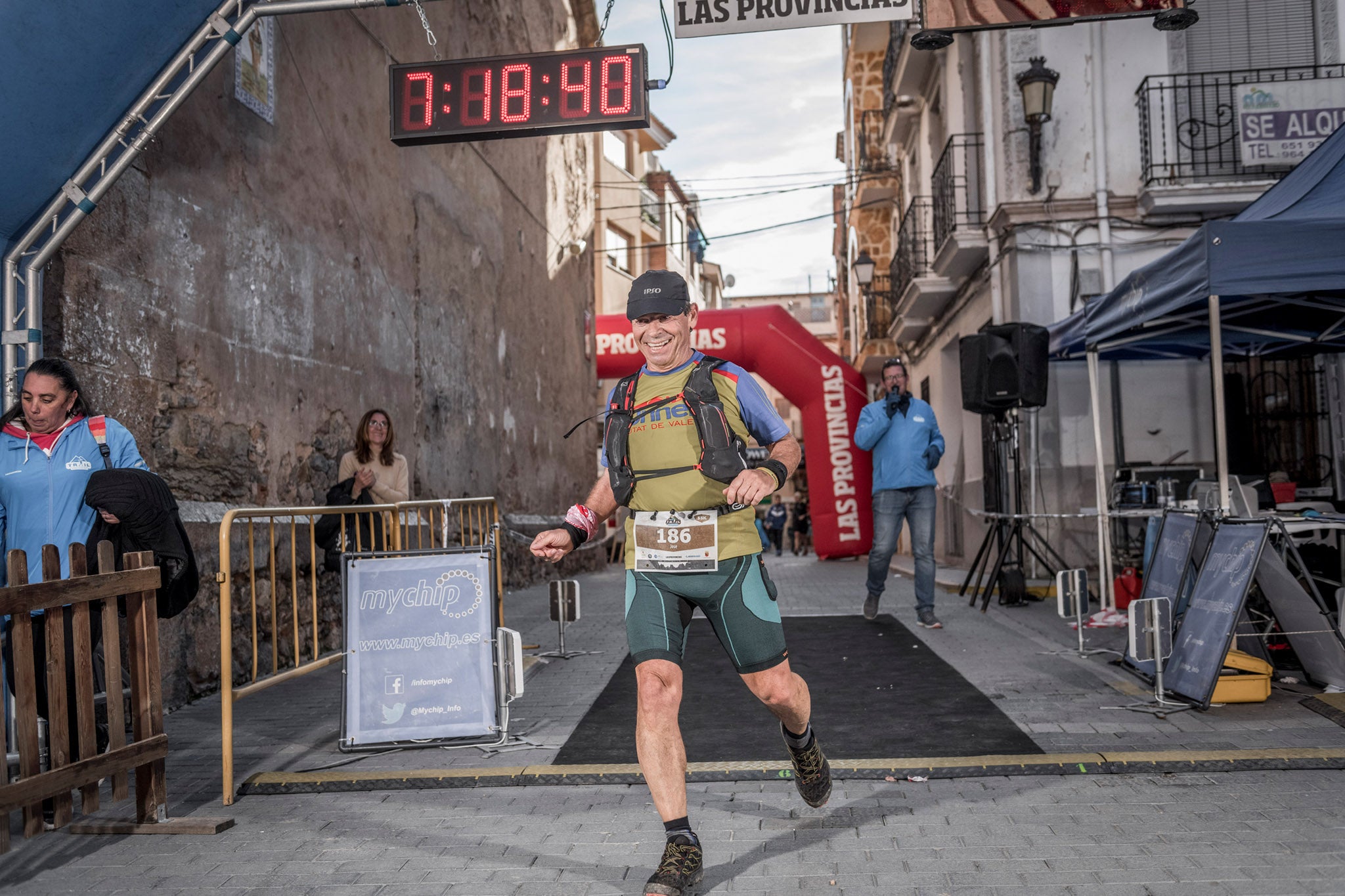 Galería de fotos de la llegada a meta de la carrera de 55 kilómetros del Trail de Montanejos 2018 