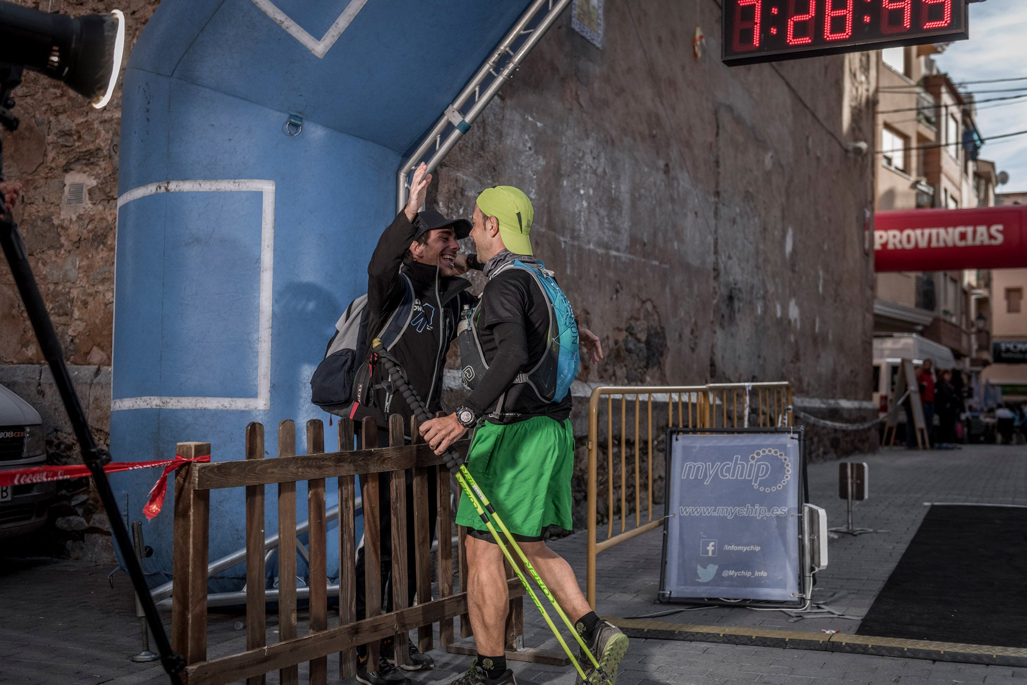 Galería de fotos de la llegada a meta de la carrera de 55 kilómetros del Trail de Montanejos 2018 