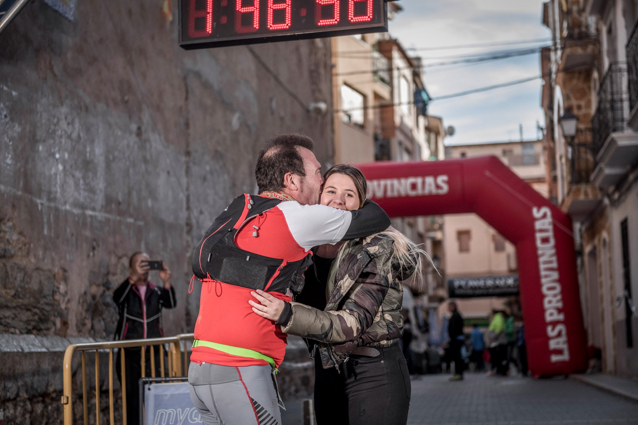 Galería de fotos de la llegada a meta de la carrera de 55 kilómetros del Trail de Montanejos 2018 