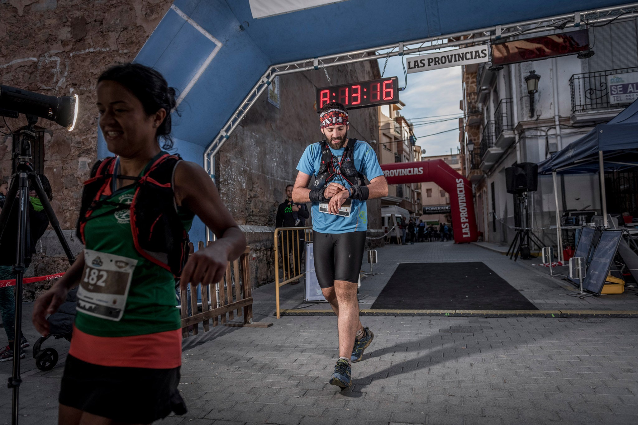 Galería de fotos de la llegada a meta de la carrera de 55 kilómetros del Trail de Montanejos 2018 