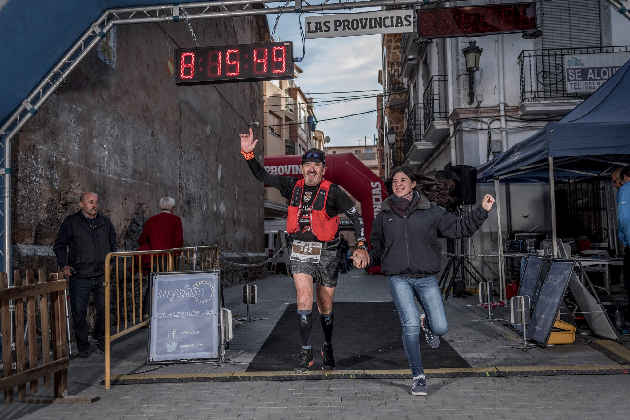 Galería de fotos de la llegada a meta de la carrera de 55 kilómetros del Trail de Montanejos 2018 