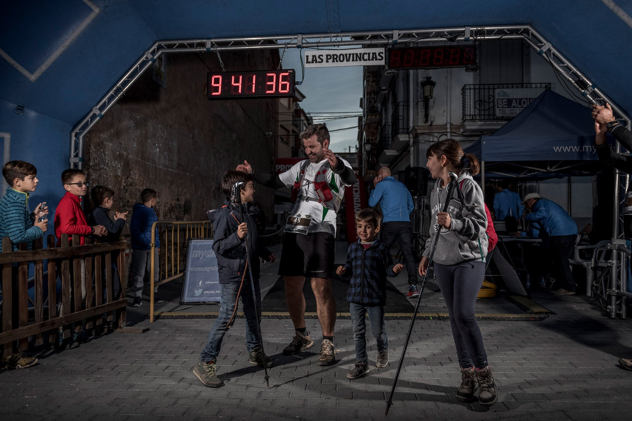 Galería de fotos de la llegada a meta de la carrera de 55 kilómetros del Trail de Montanejos 2018 