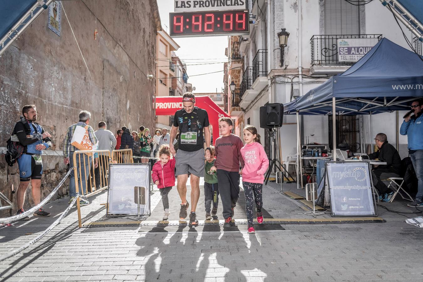 Galería de fotos de la llegada a meta de la carrera de 30 kilómetros del Trail de Montanejos 2018