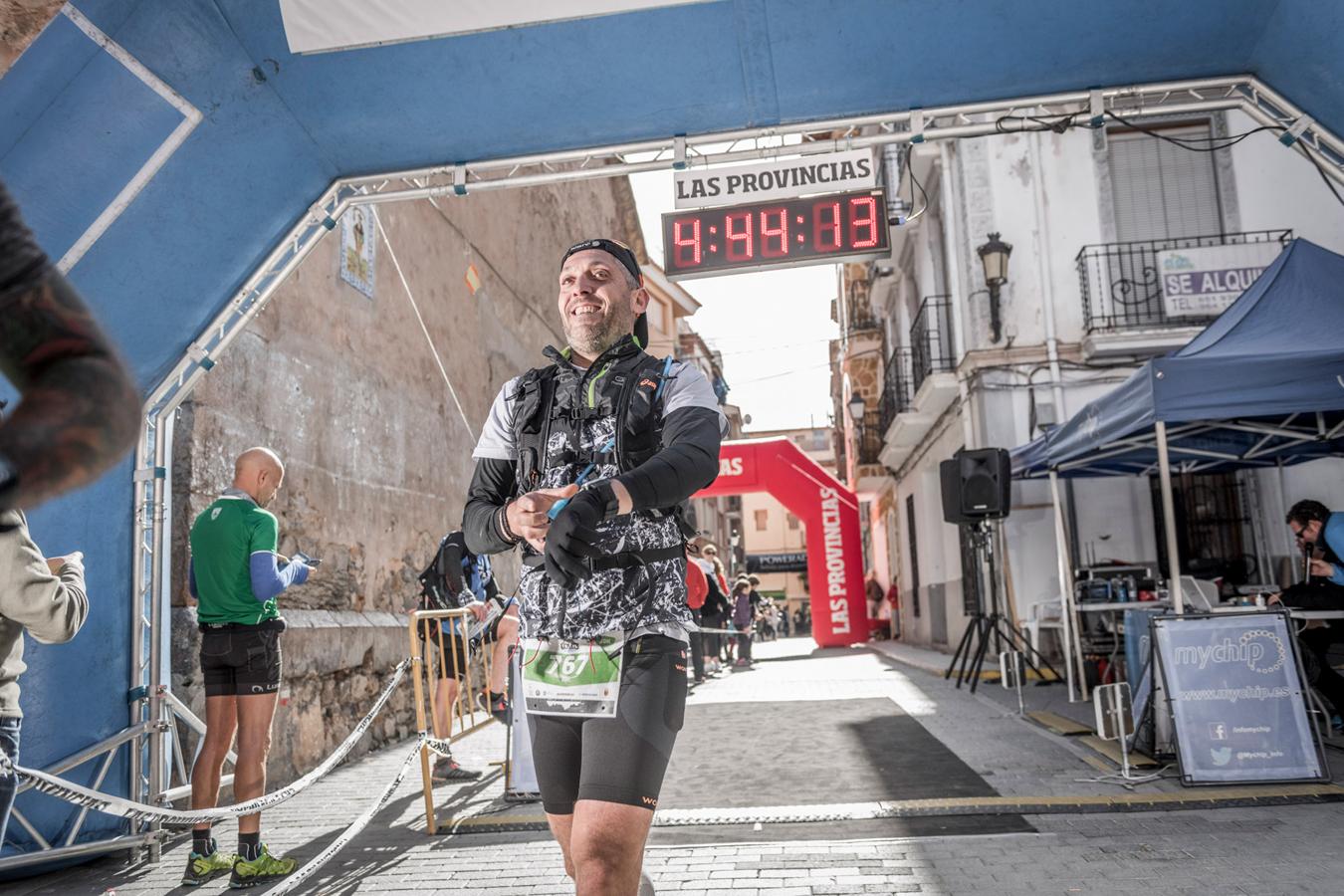 Galería de fotos de la llegada a meta de la carrera de 30 kilómetros del Trail de Montanejos 2018