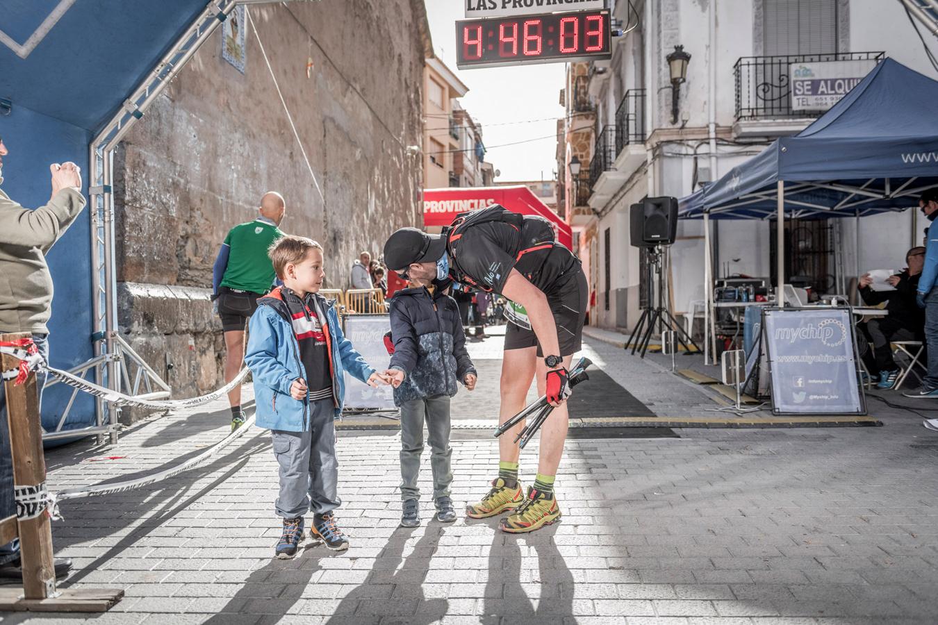 Galería de fotos de la llegada a meta de la carrera de 30 kilómetros del Trail de Montanejos 2018