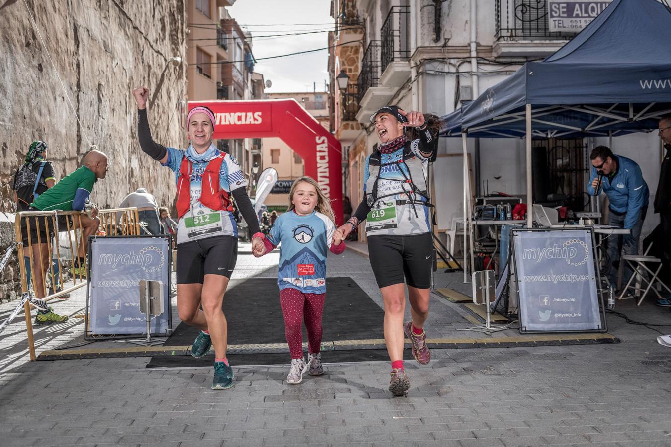 Galería de fotos de la llegada a meta de la carrera de 30 kilómetros del Trail de Montanejos 2018