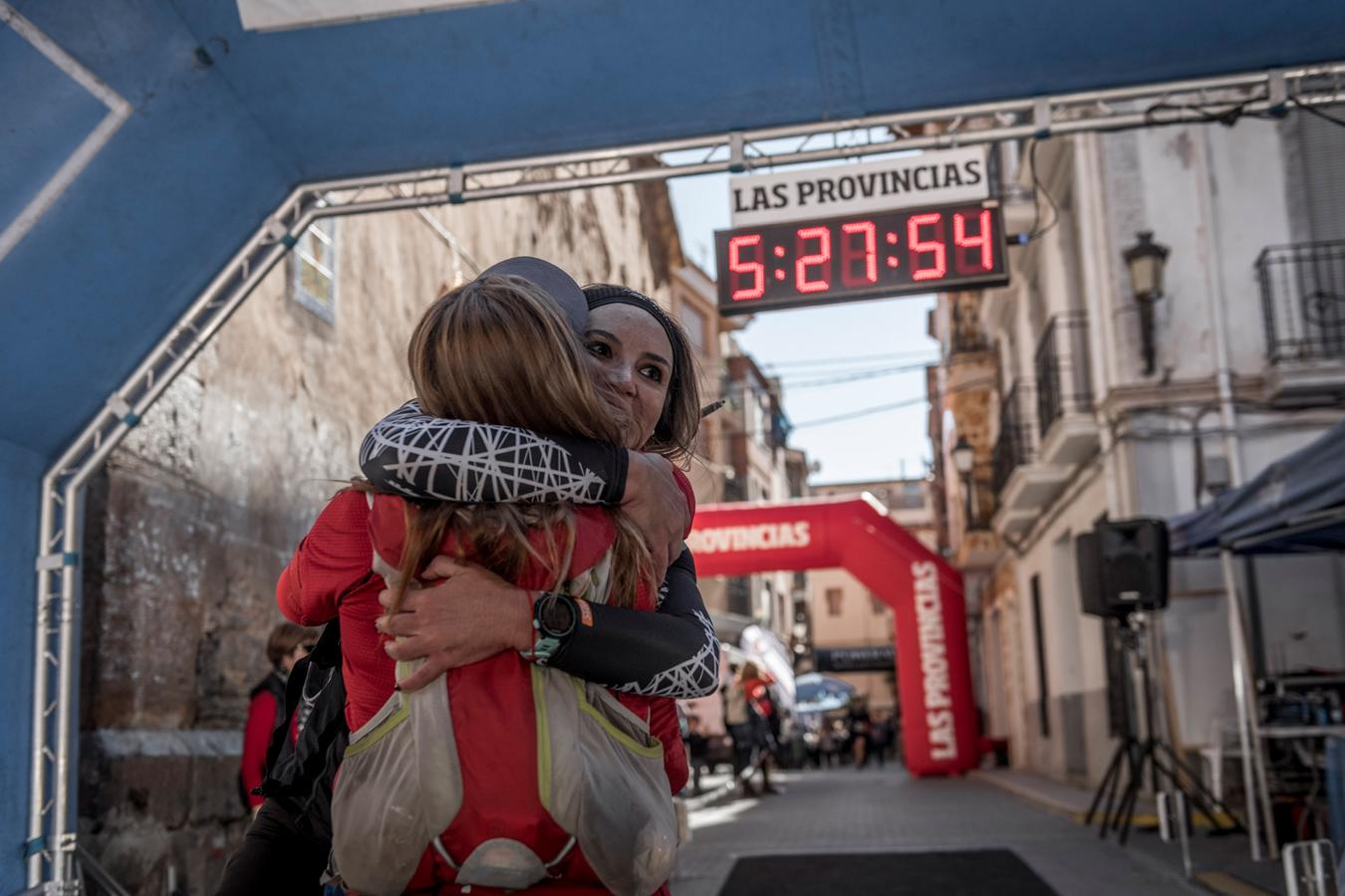 Galería de fotos de la llegada a meta de la carrera de 30 kilómetros del Trail de Montanejos 2018