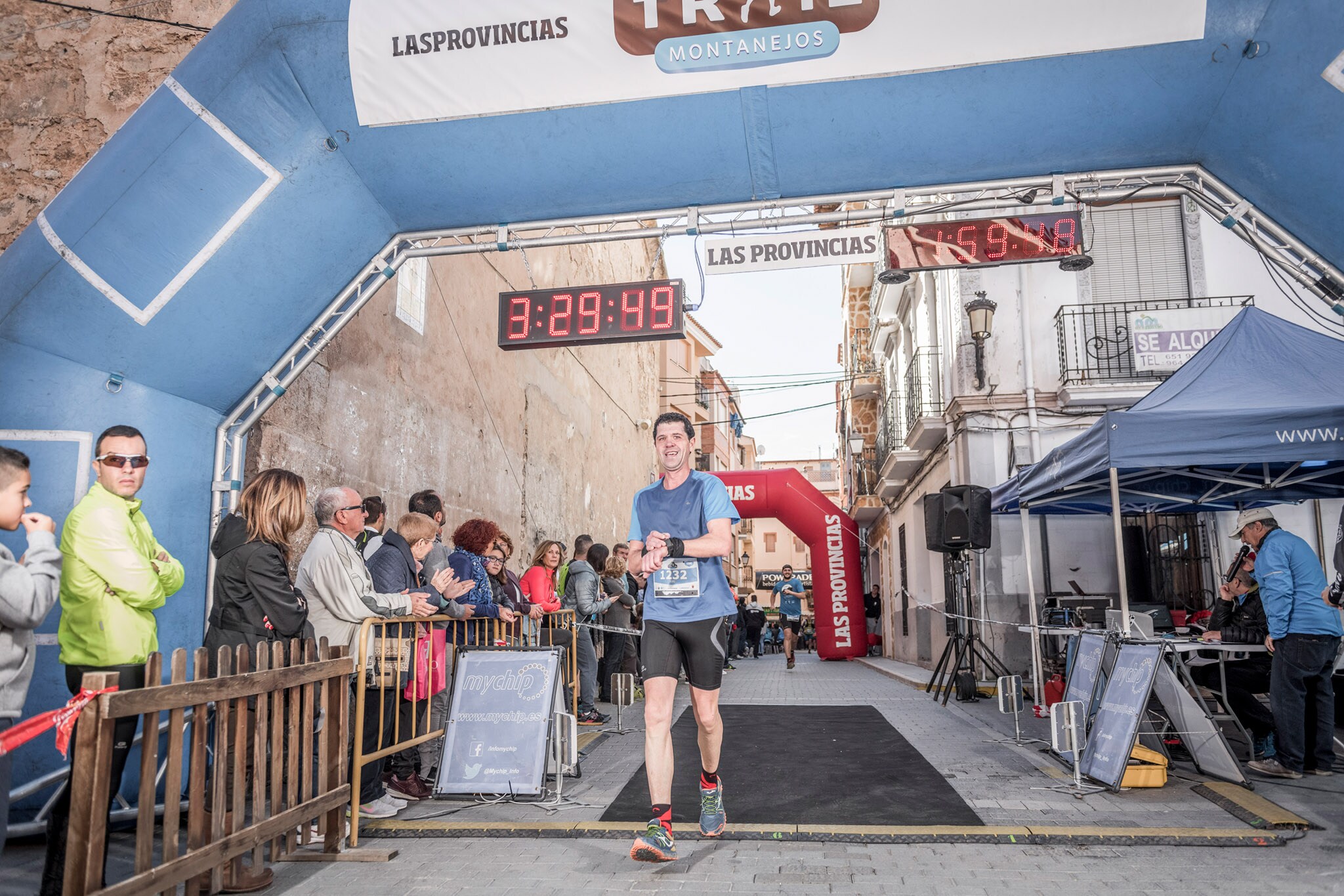 Galería de fotos de la llegada a meta de la carrera de 15 kilómetros del Trail de Montanejos 2018