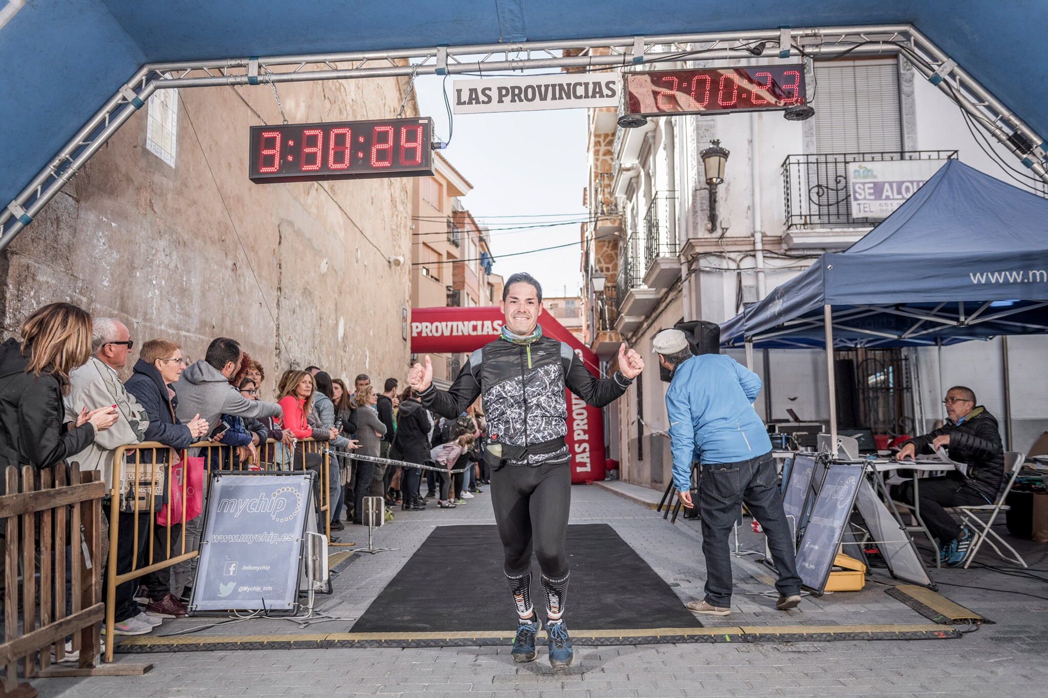 Galería de fotos de la llegada a meta de la carrera de 15 kilómetros del Trail de Montanejos 2018