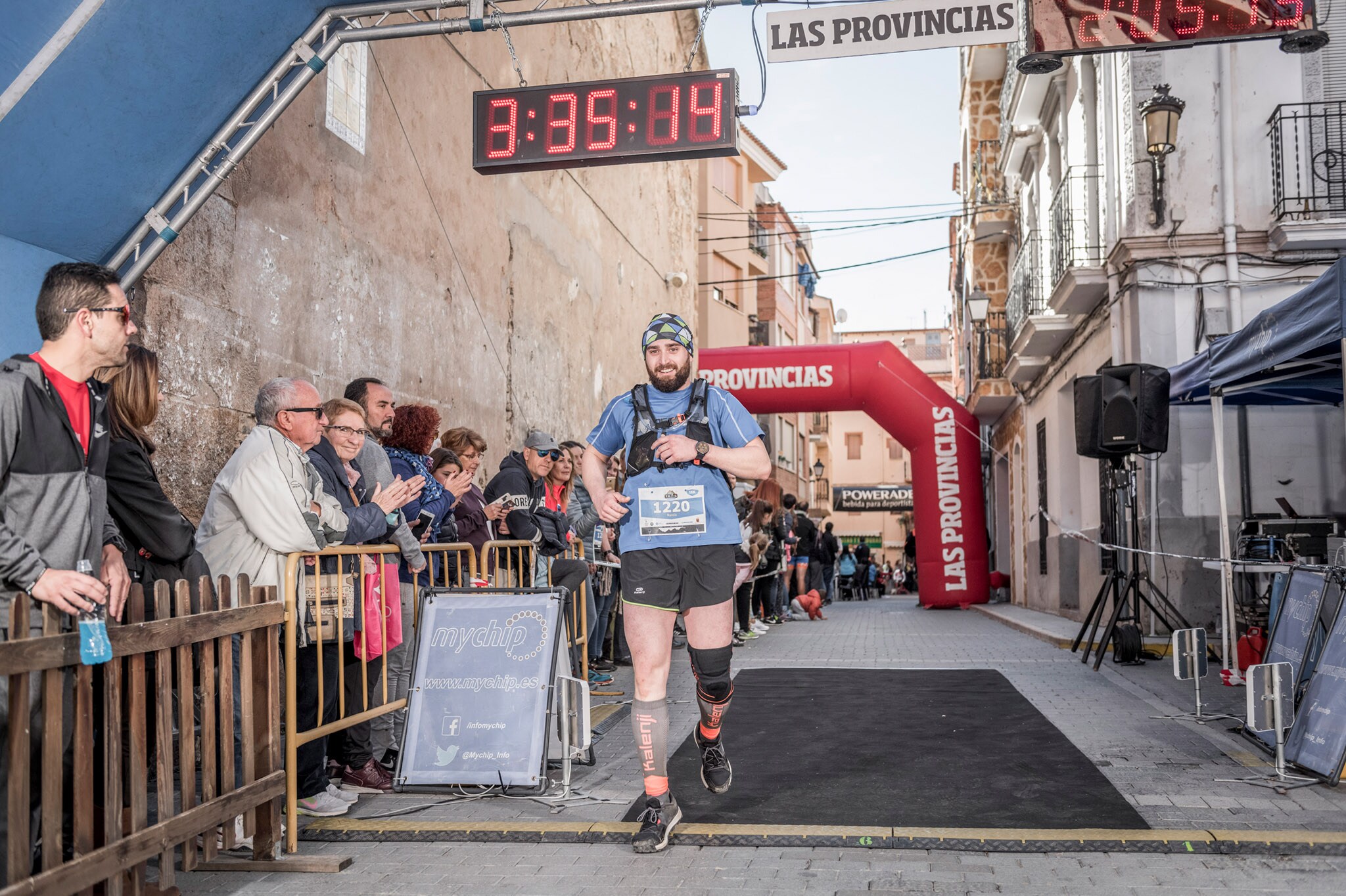 Galería de fotos de la llegada a meta de la carrera de 15 kilómetros del Trail de Montanejos 2018