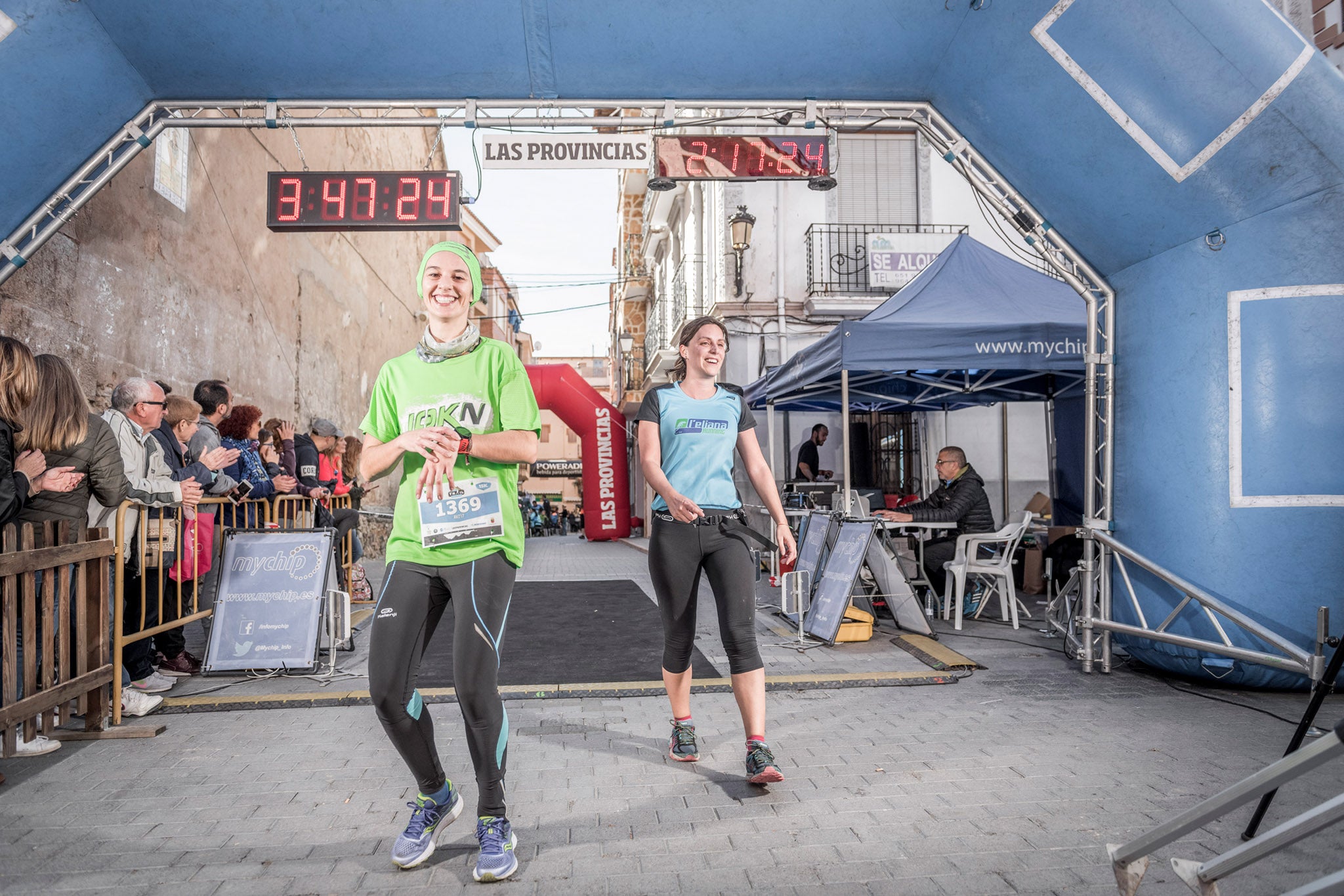 Galería de fotos de la llegada a meta de la carrera de 15 kilómetros del Trail de Montanejos 2018