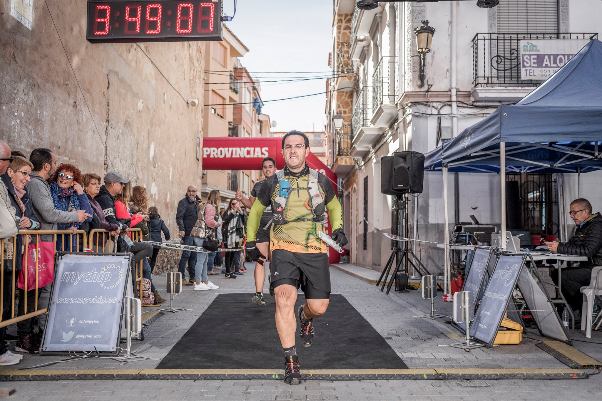 Galería de fotos de la llegada a meta de la carrera de 15 kilómetros del Trail de Montanejos 2018