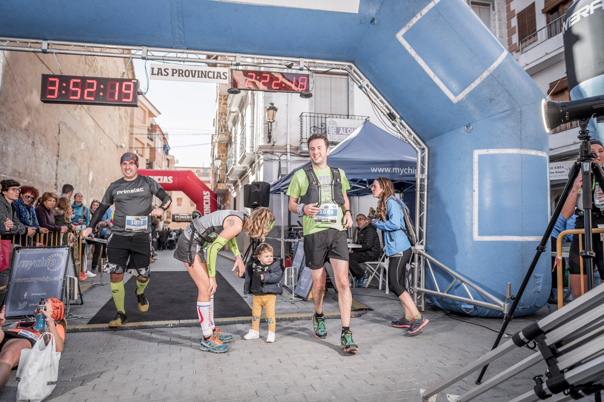 Galería de fotos de la llegada a meta de la carrera de 15 kilómetros del Trail de Montanejos 2018